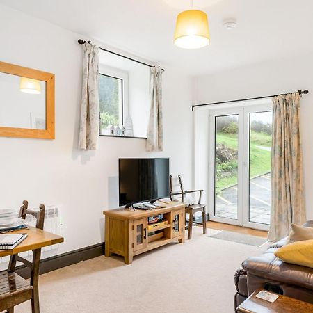 Villa Journeys End With Stunning Sea Views From The Headland Coverack Esterno foto