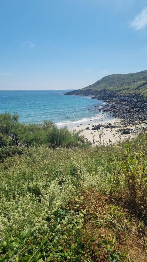 Villa Journeys End With Stunning Sea Views From The Headland Coverack Esterno foto
