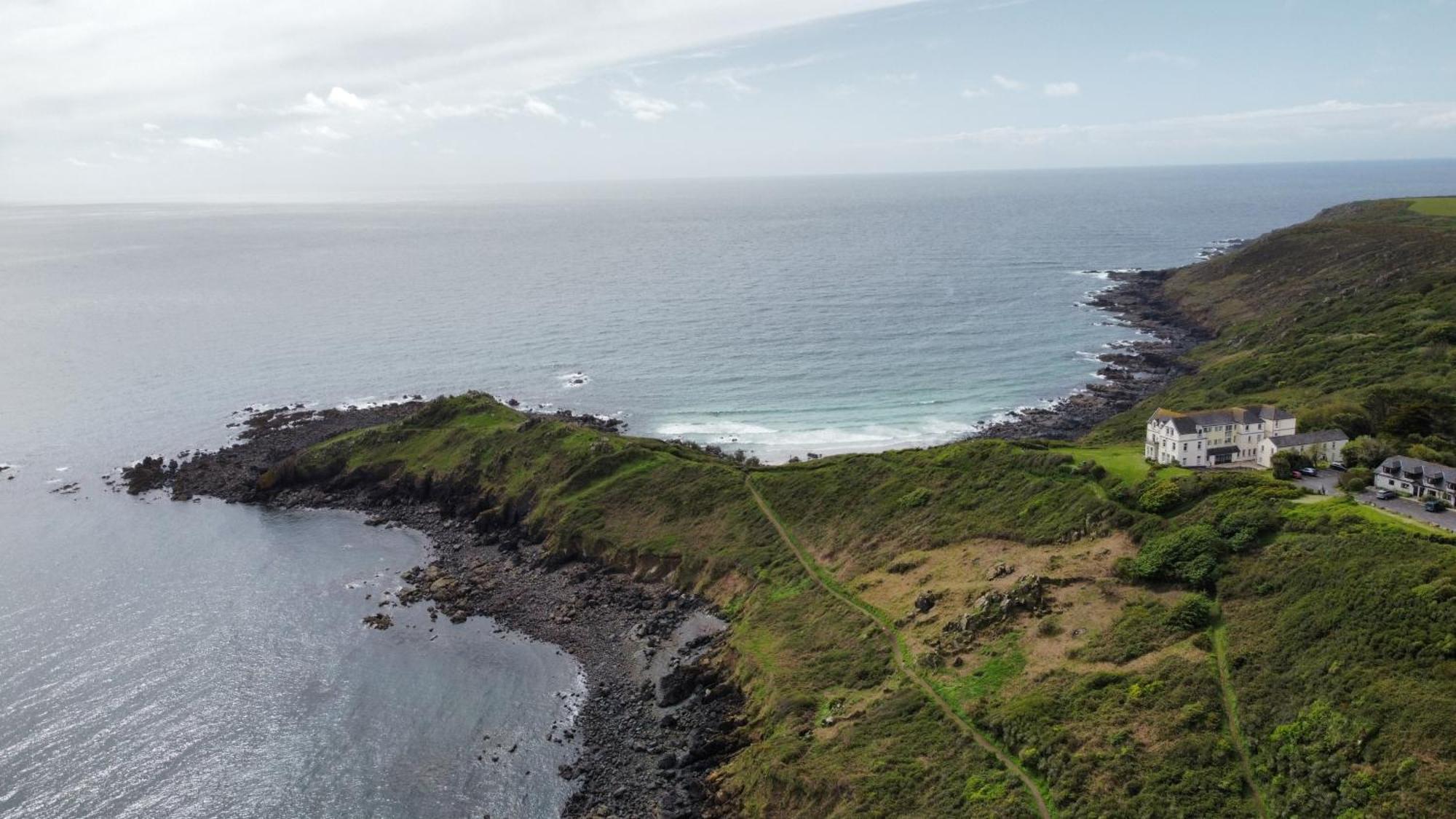 Villa Journeys End With Stunning Sea Views From The Headland Coverack Esterno foto