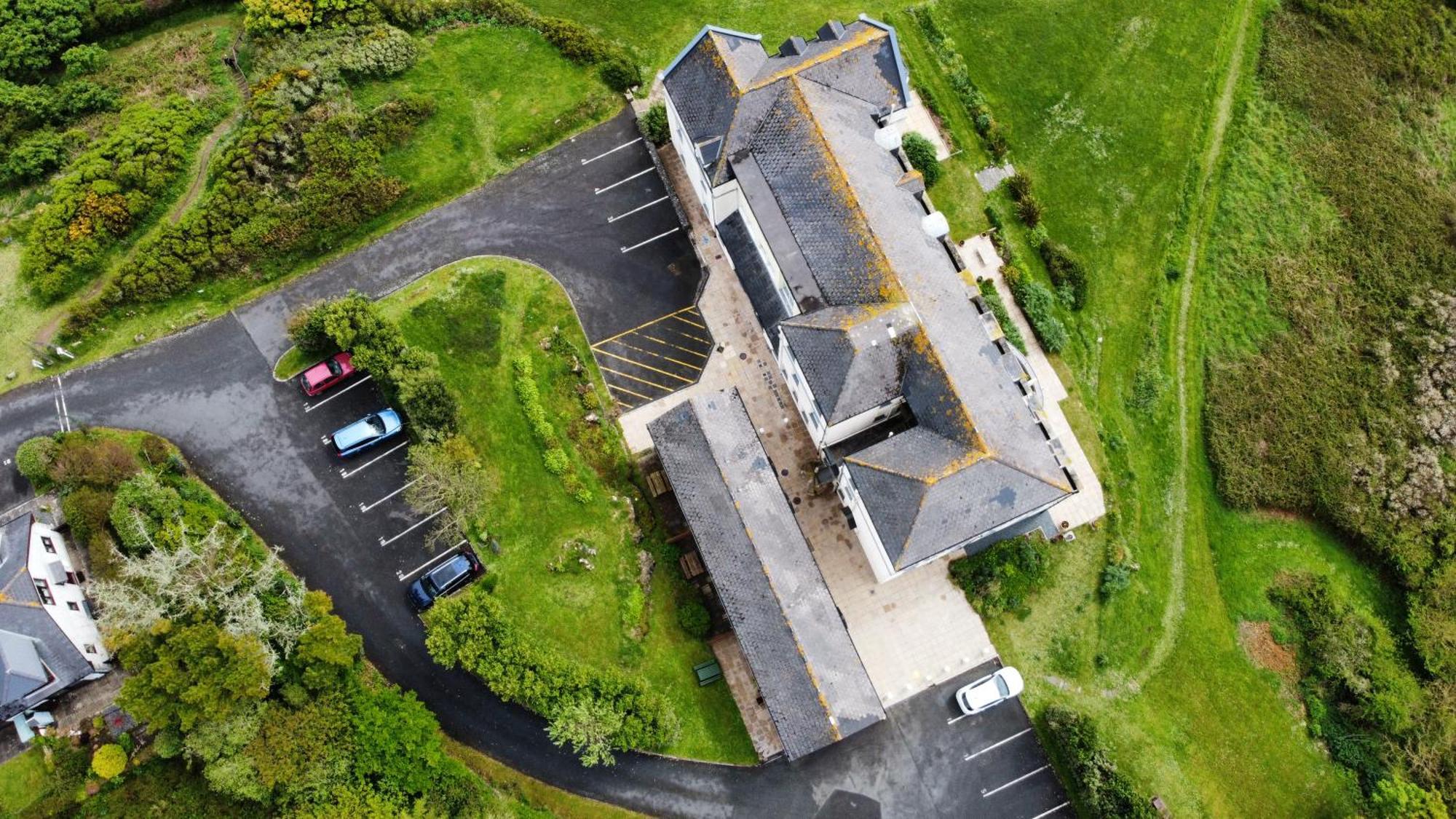 Villa Journeys End With Stunning Sea Views From The Headland Coverack Esterno foto