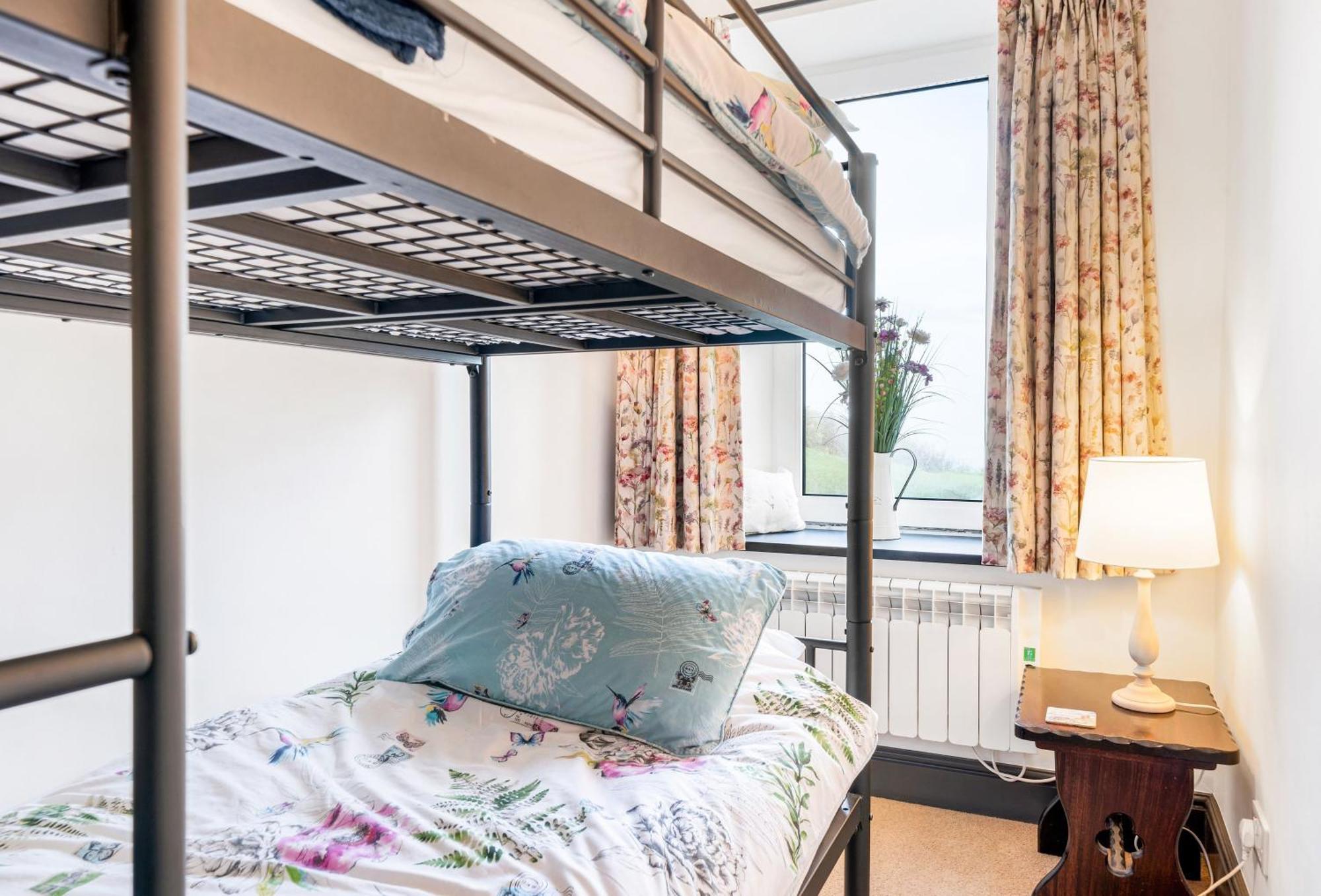 Villa Journeys End With Stunning Sea Views From The Headland Coverack Esterno foto