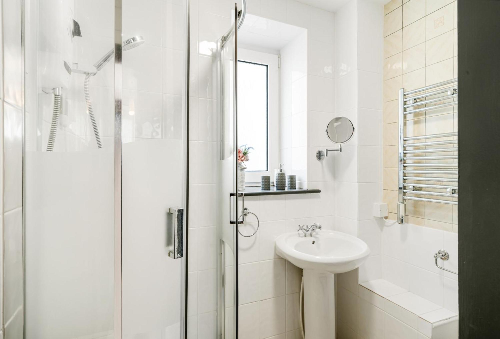 Villa Journeys End With Stunning Sea Views From The Headland Coverack Esterno foto
