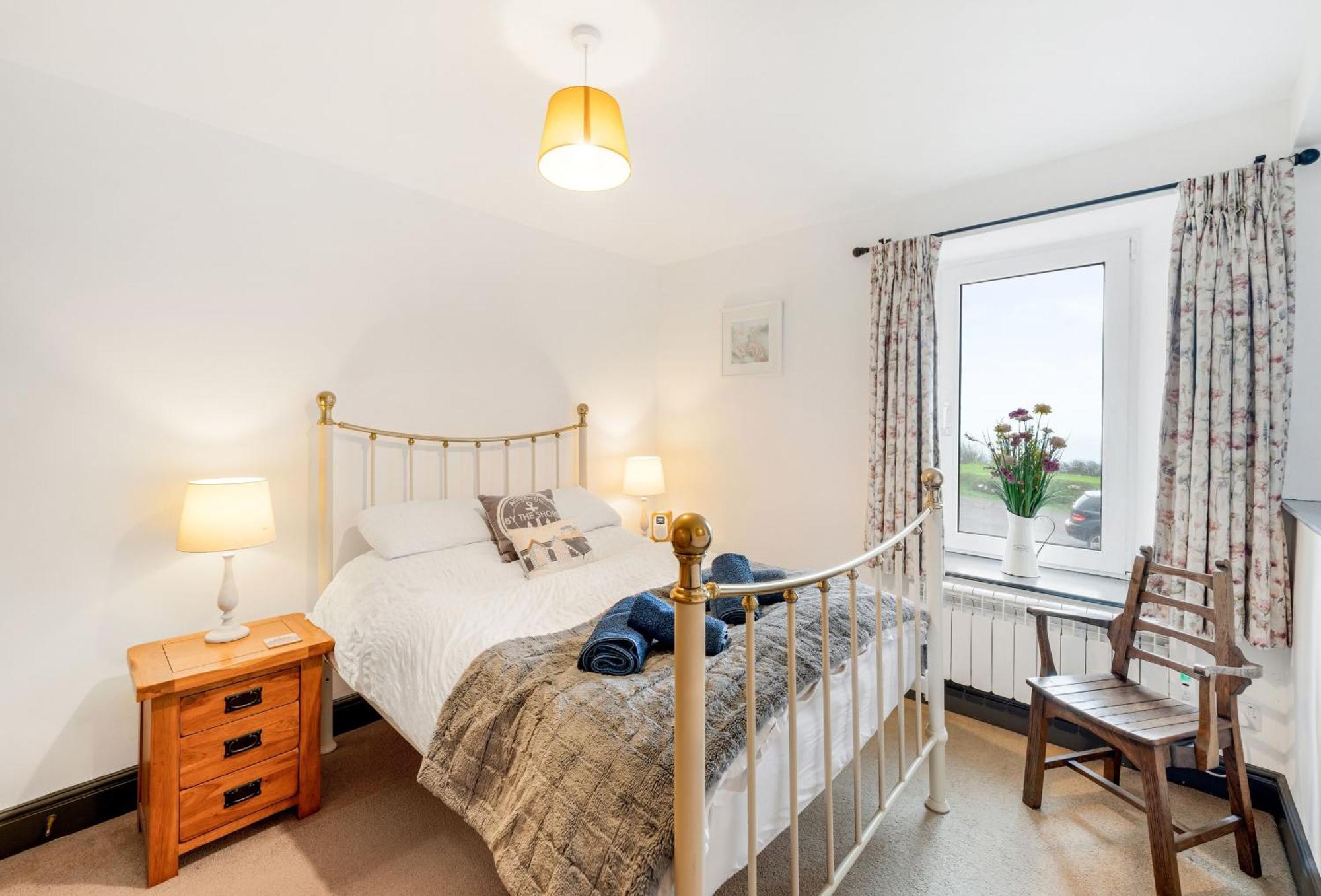 Villa Journeys End With Stunning Sea Views From The Headland Coverack Esterno foto